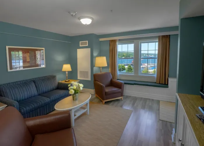 Watkins Glen Harbor Hotel